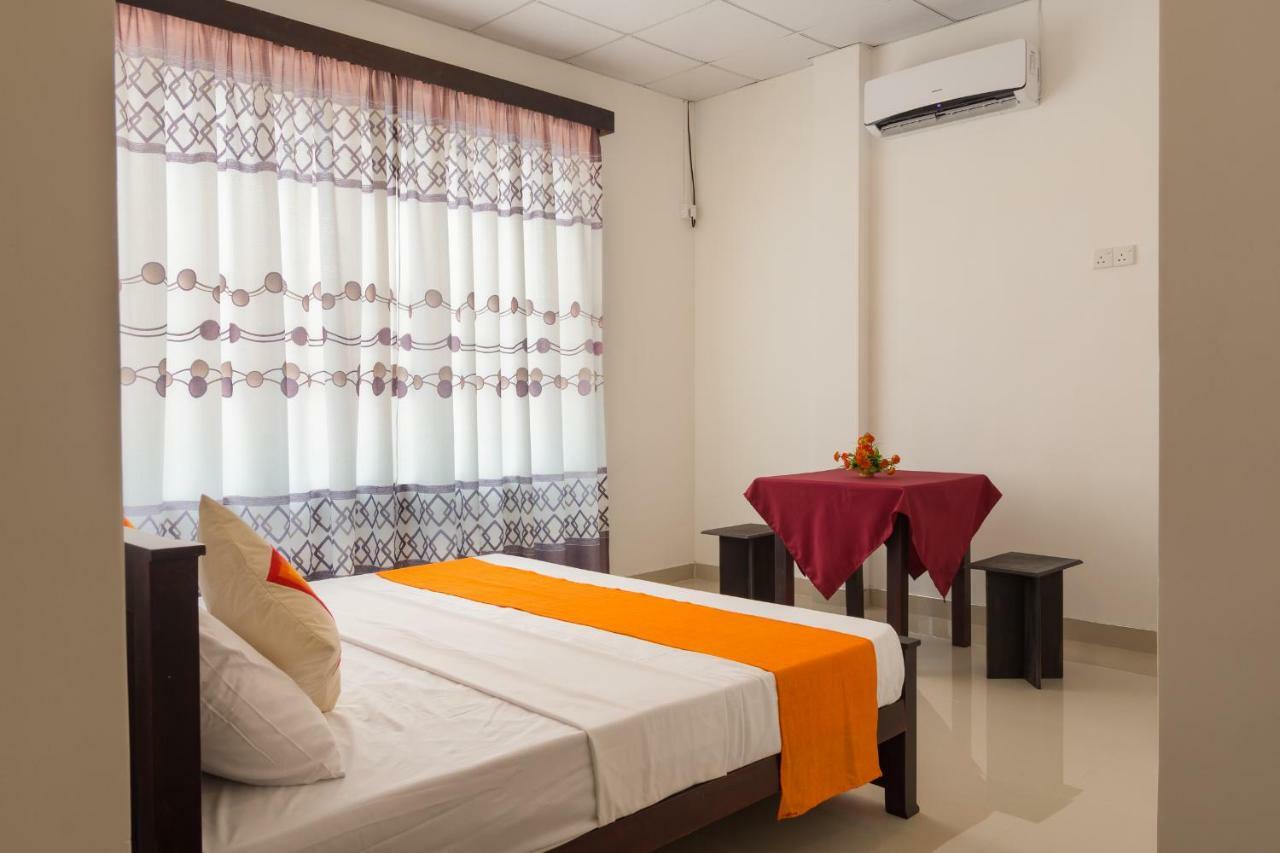 Harry Inn Negombo Exterior foto